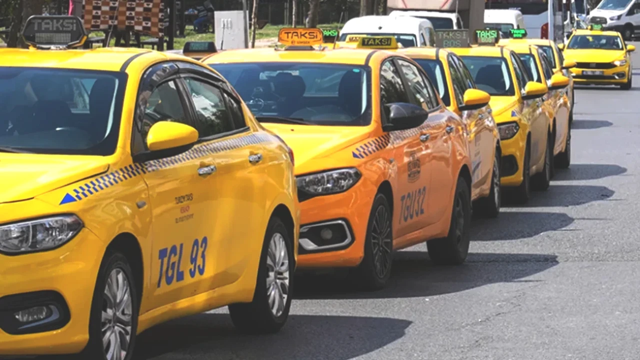 Taksiciler Günlük 3 Milyon Lira Kayıptan Şikayetçi! Nedenleri ve Çözüm Önerileri