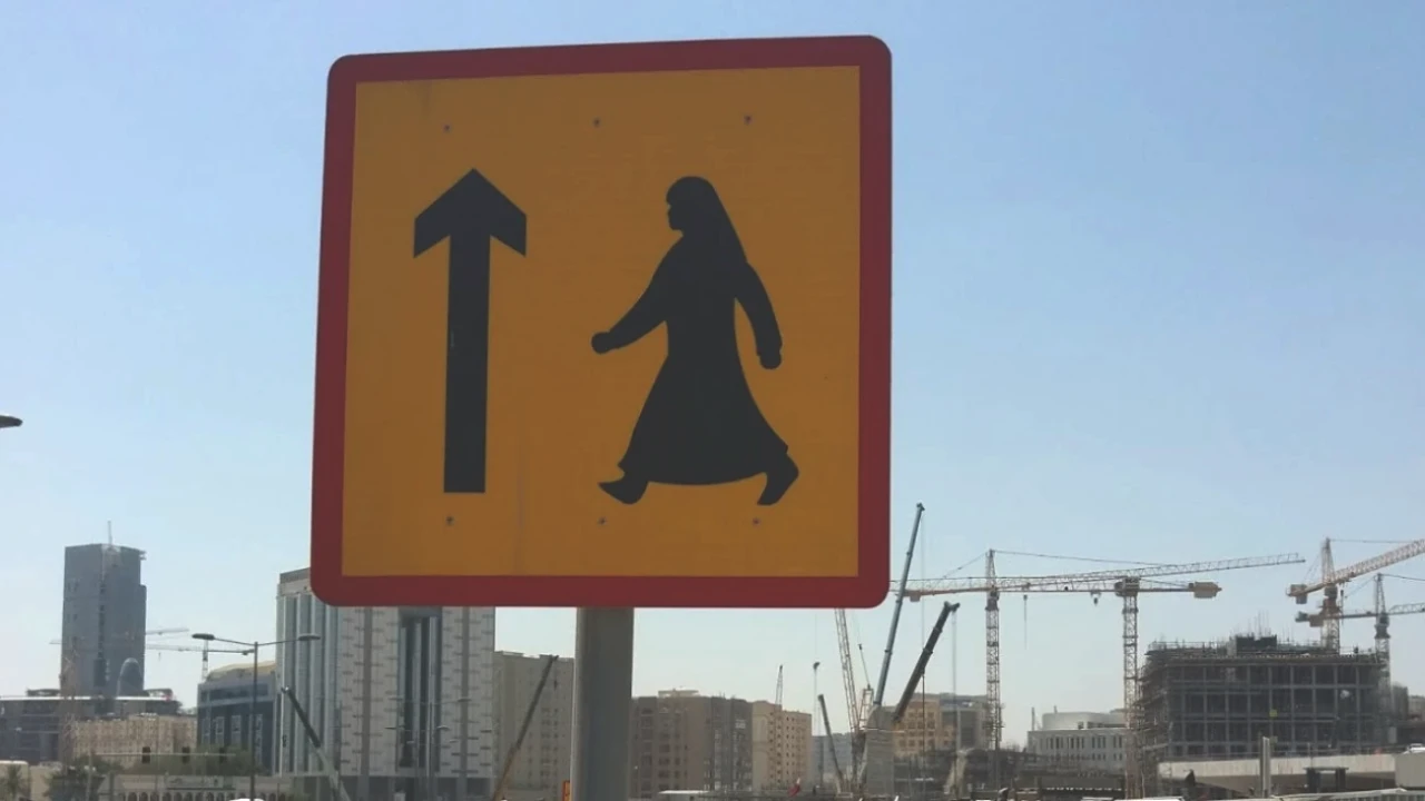 Yeni Trafik Levhaları Sürücüleri Şaşırttı! Bakan'dan Açıklama Bekleniyor